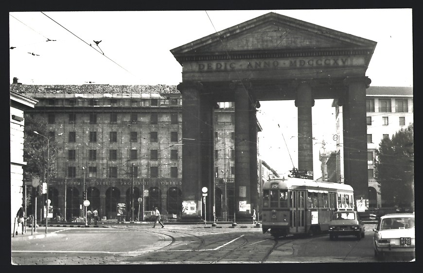 Photograph Milan, tram line 19