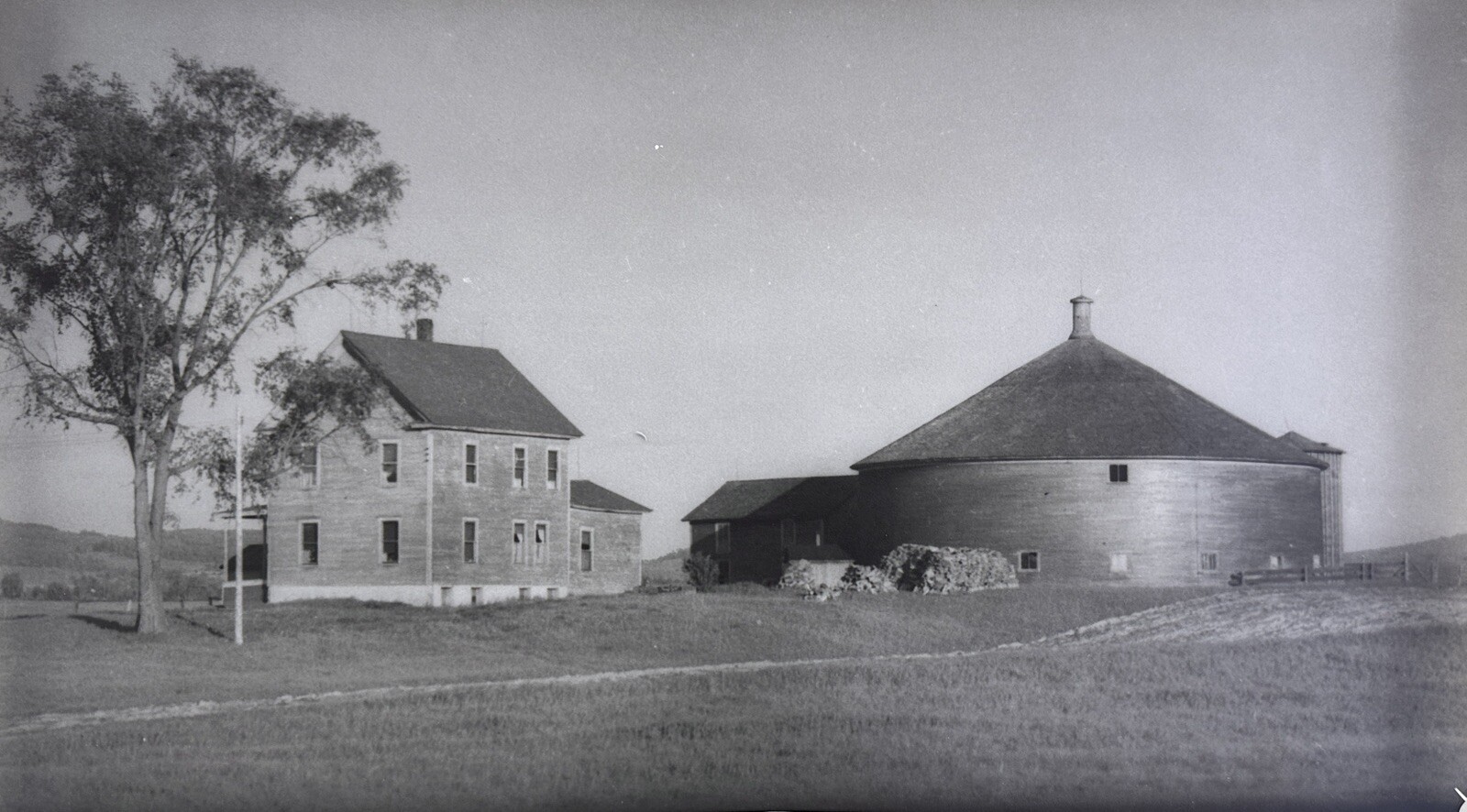 Eleanor Parke Custis photograph Farm House and Round Barn