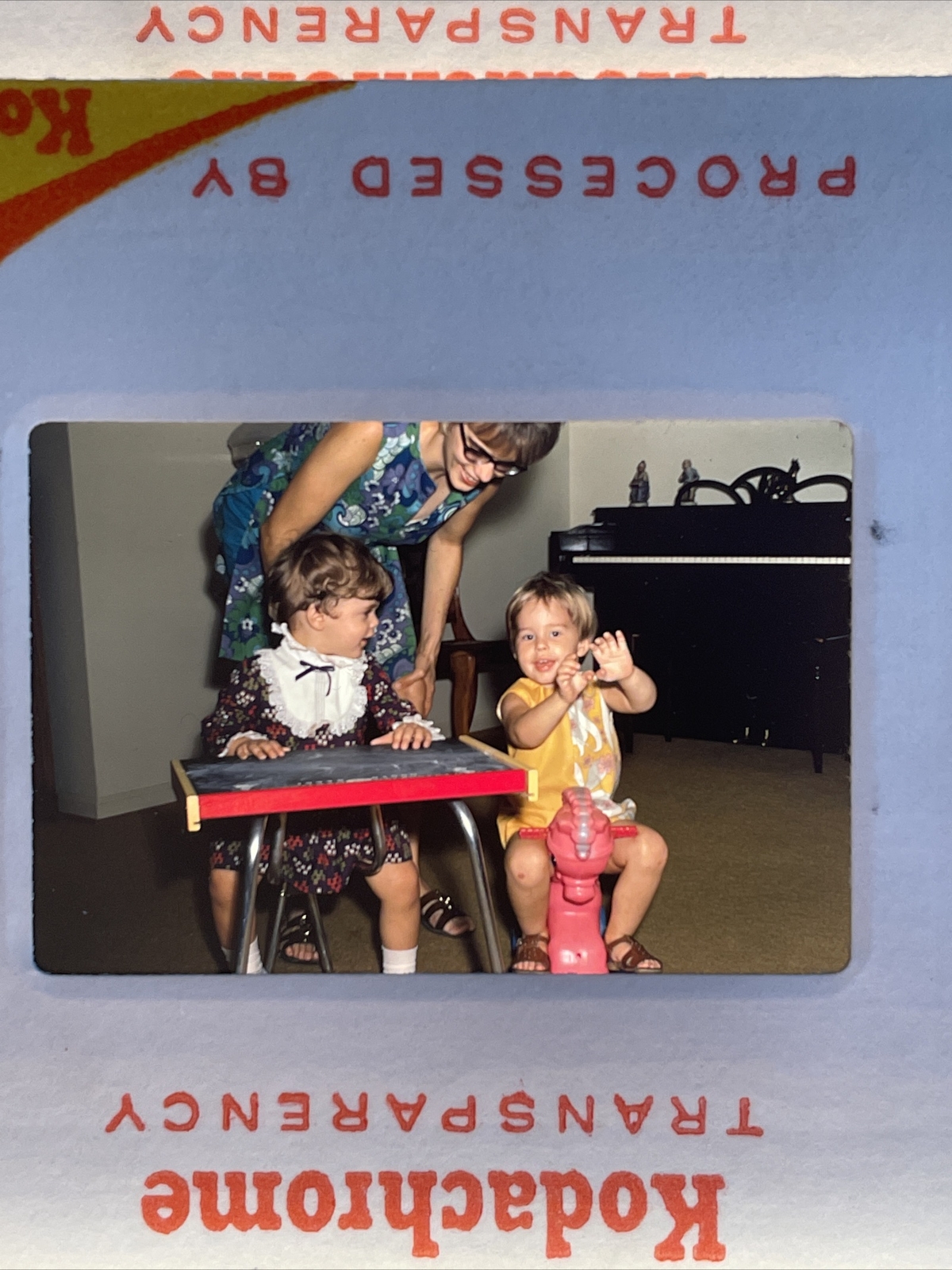 Lot Of 26 Kodachrome Family Vacation Kids Christmas Amateur 35mm Color Slides