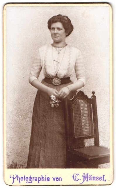 Photograph C. Hansel, Dresden, young woman with flower in hand