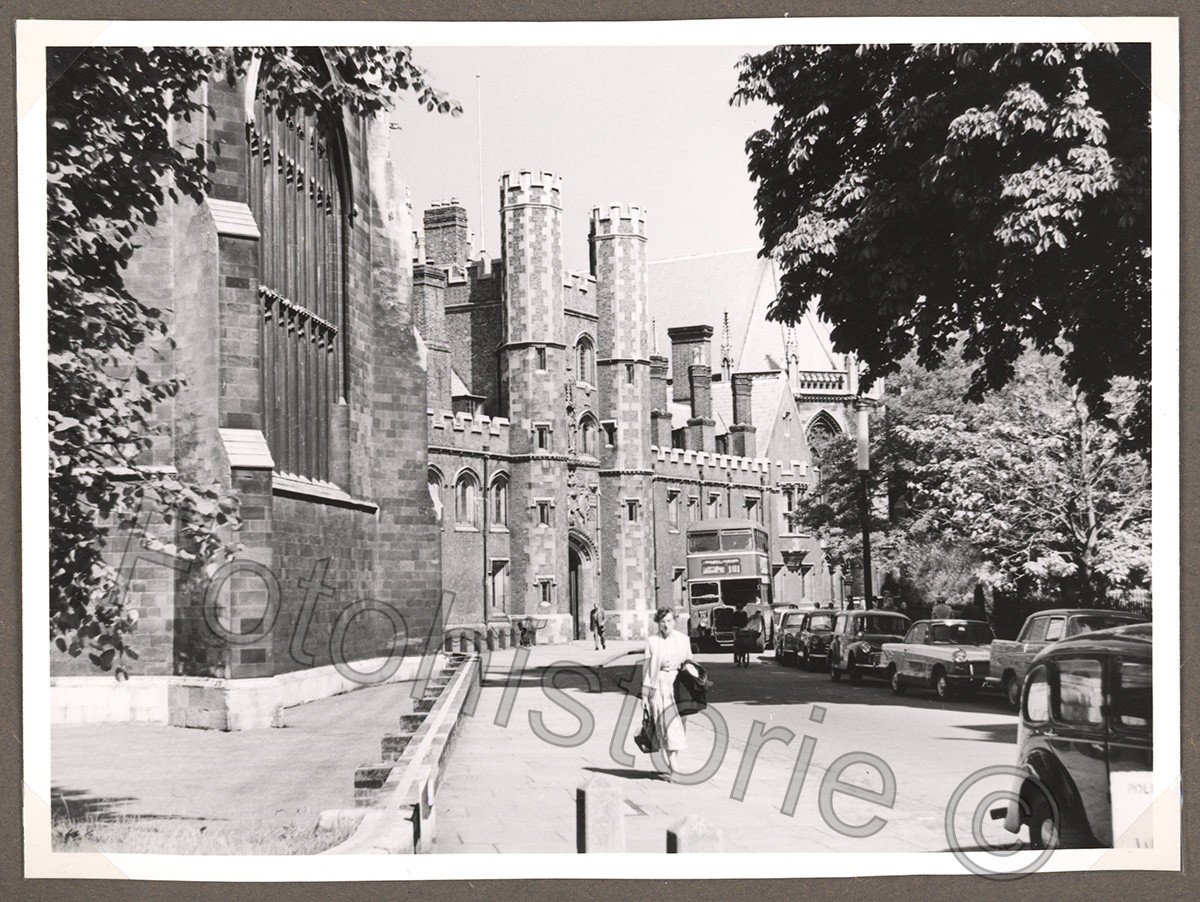 Photo England Cambridge City Scene King’s College Gate Streetscape 1959 Bus