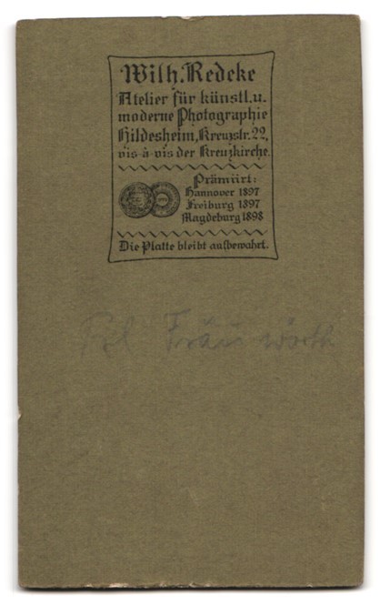 Photograph Wilh. Redeke, Hildesheim, Kreuzstrasse 22, portrait young lady in Hü
