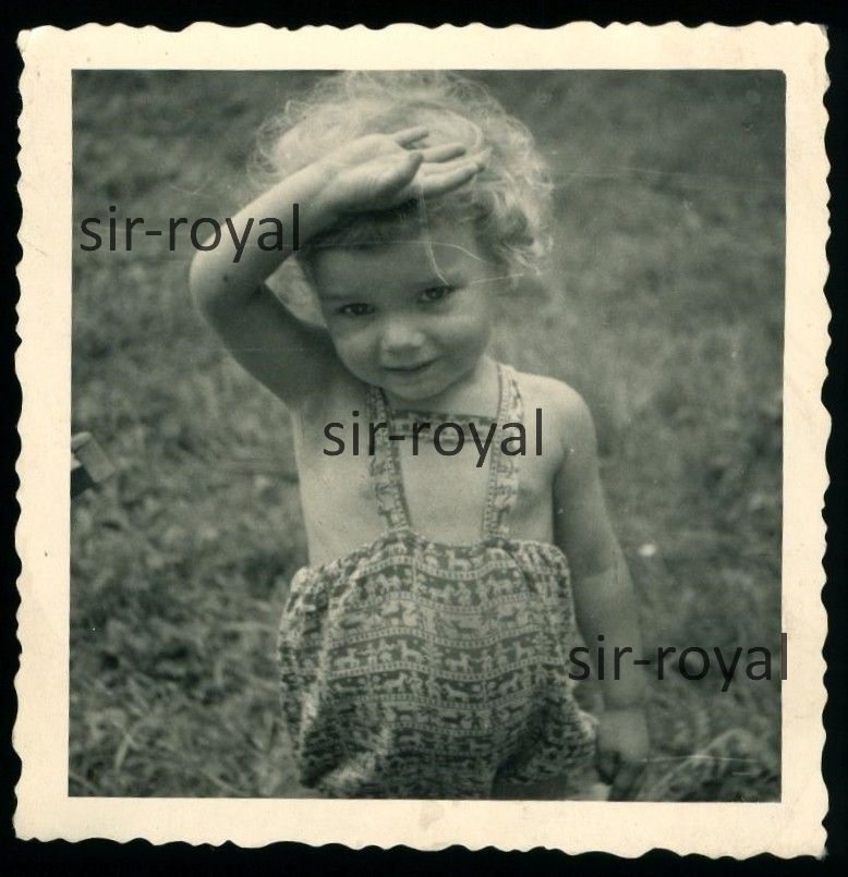 Little Girl Smiling at Camera – 1930s 1940s – Photo 6x6cm