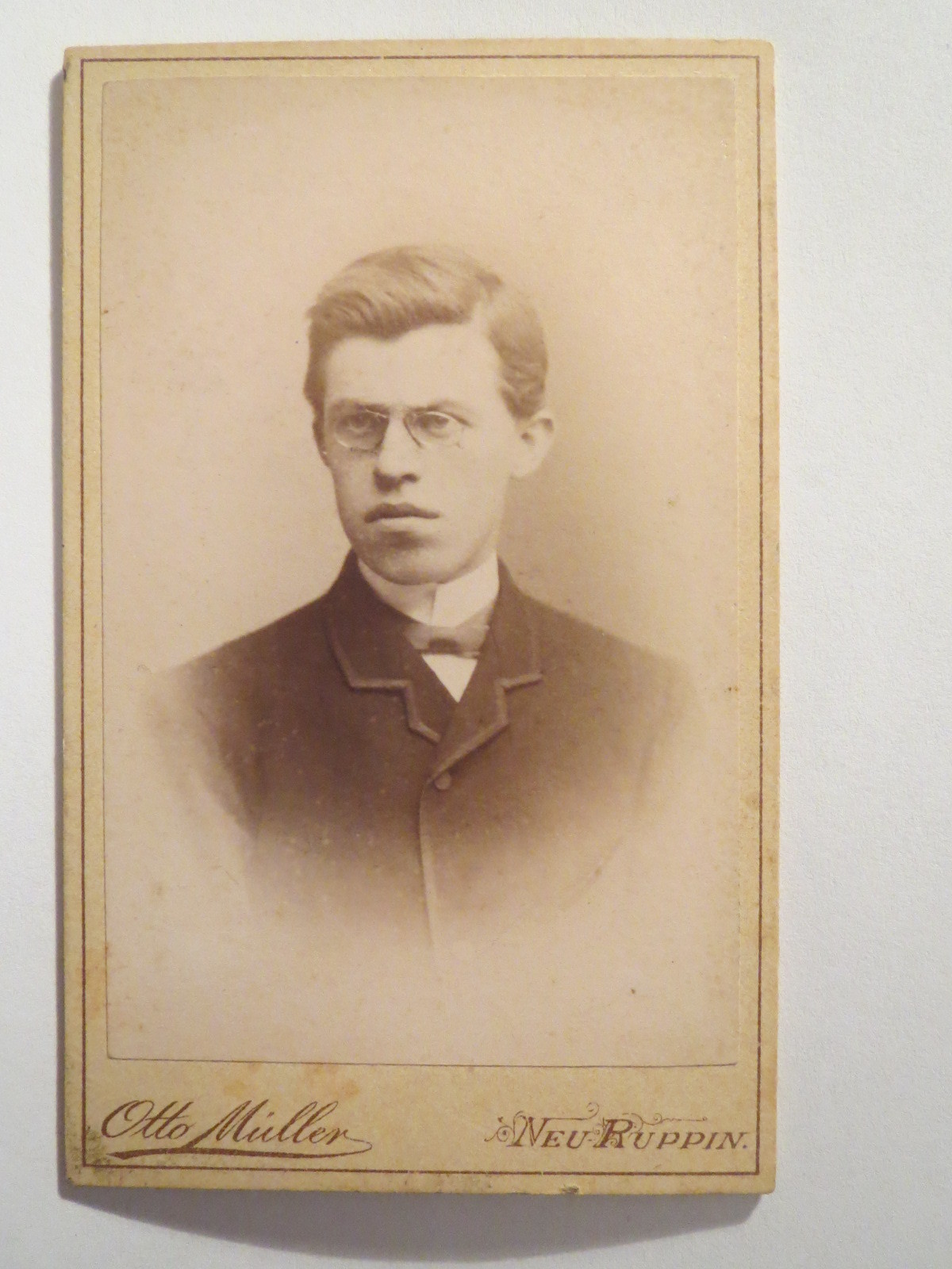 New Ruppin – 1889 – Man with Glasses in Suit – Portrait / CDV