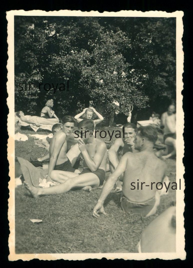Men Smoking Semi Nude – 1930s Jungmann Nude Boys Swim Trunks – Photo 6x9cm