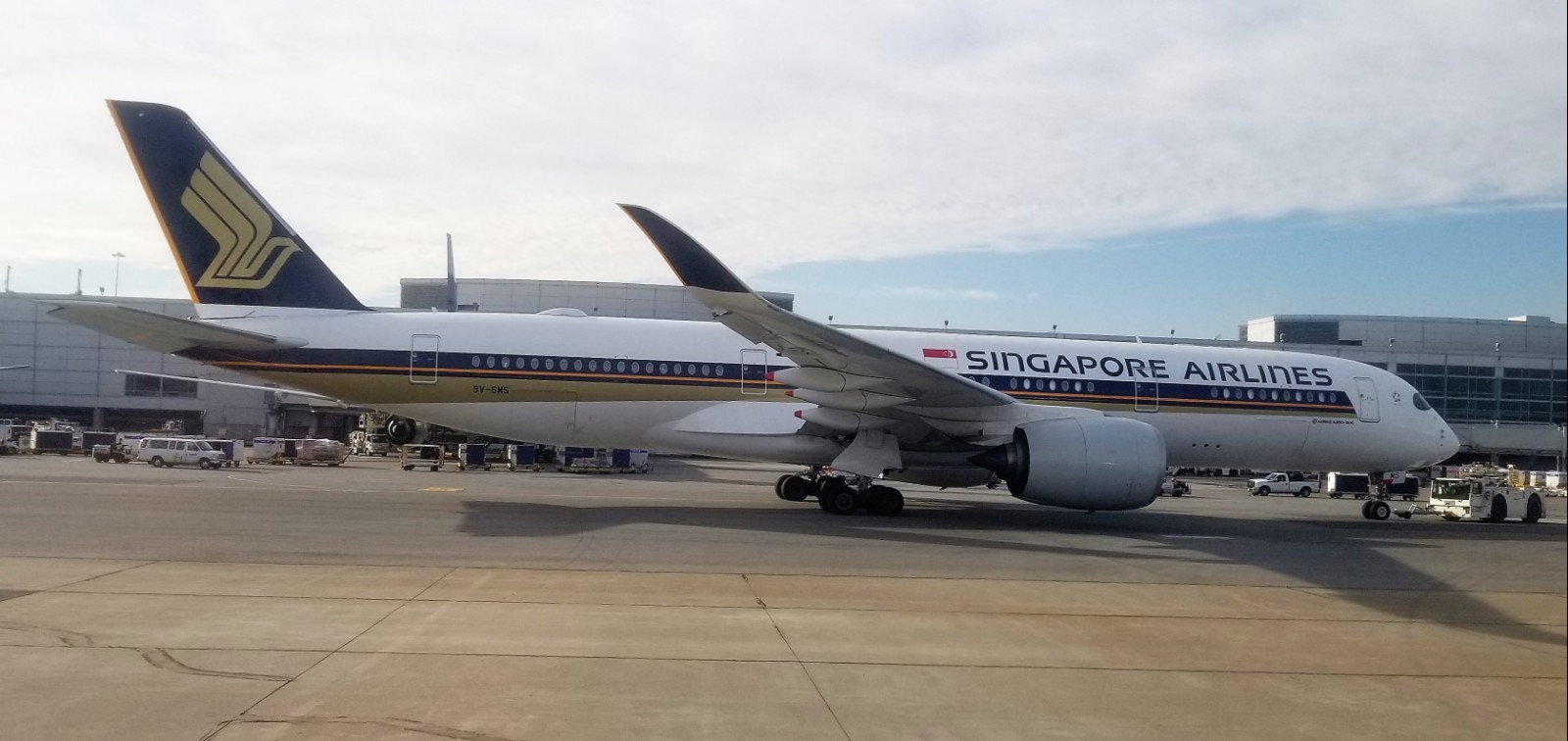 Singapore Airlines A350-900 at San Francisco International Airport