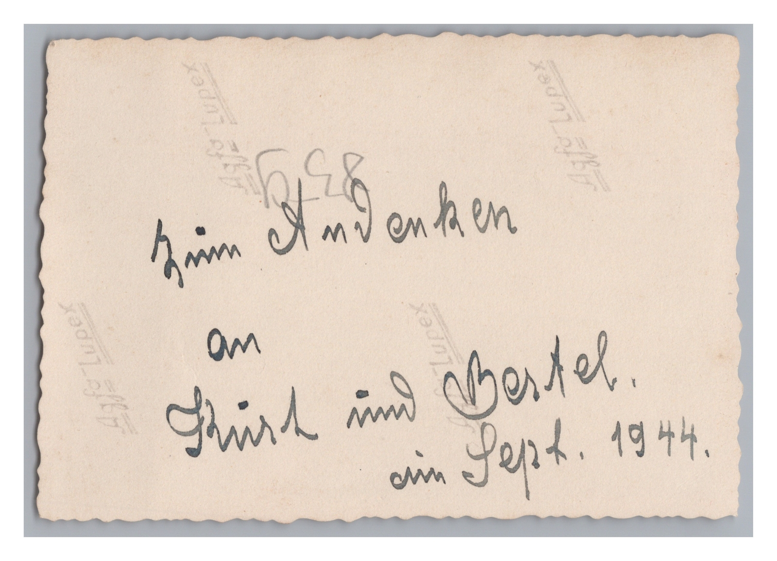 Ausgemergelter Wehrmachtssoldat Sept. 1944 – Zum And. an Kurt & Bertel – Foto