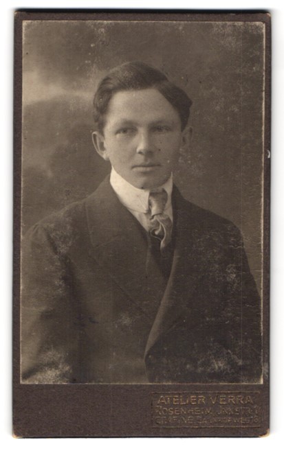 Photography studio Verra, Rosenheim, Innstrasse 1, portrait of a young man