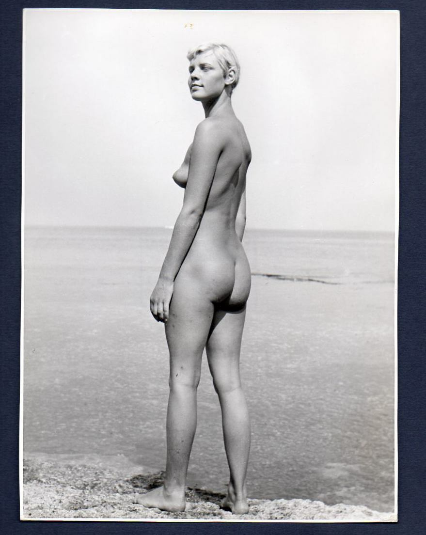 NUDE FIGURE STUDY Orig Photo with credit by ALEXANDER BAEGE German photographer