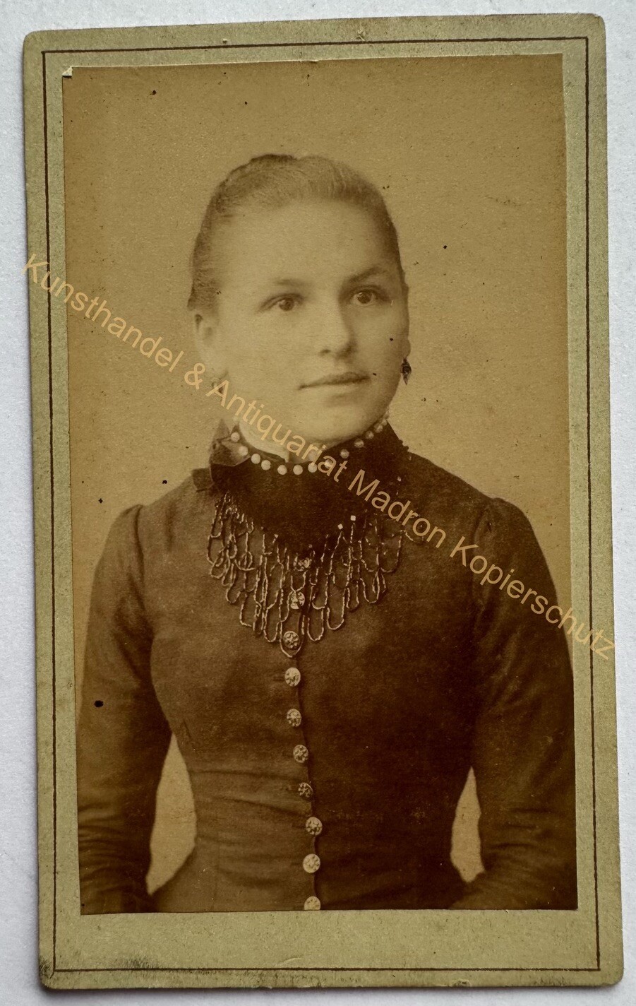orig. CDV photo photograph old picture woman lady fashion around 1890 jewelry necklace