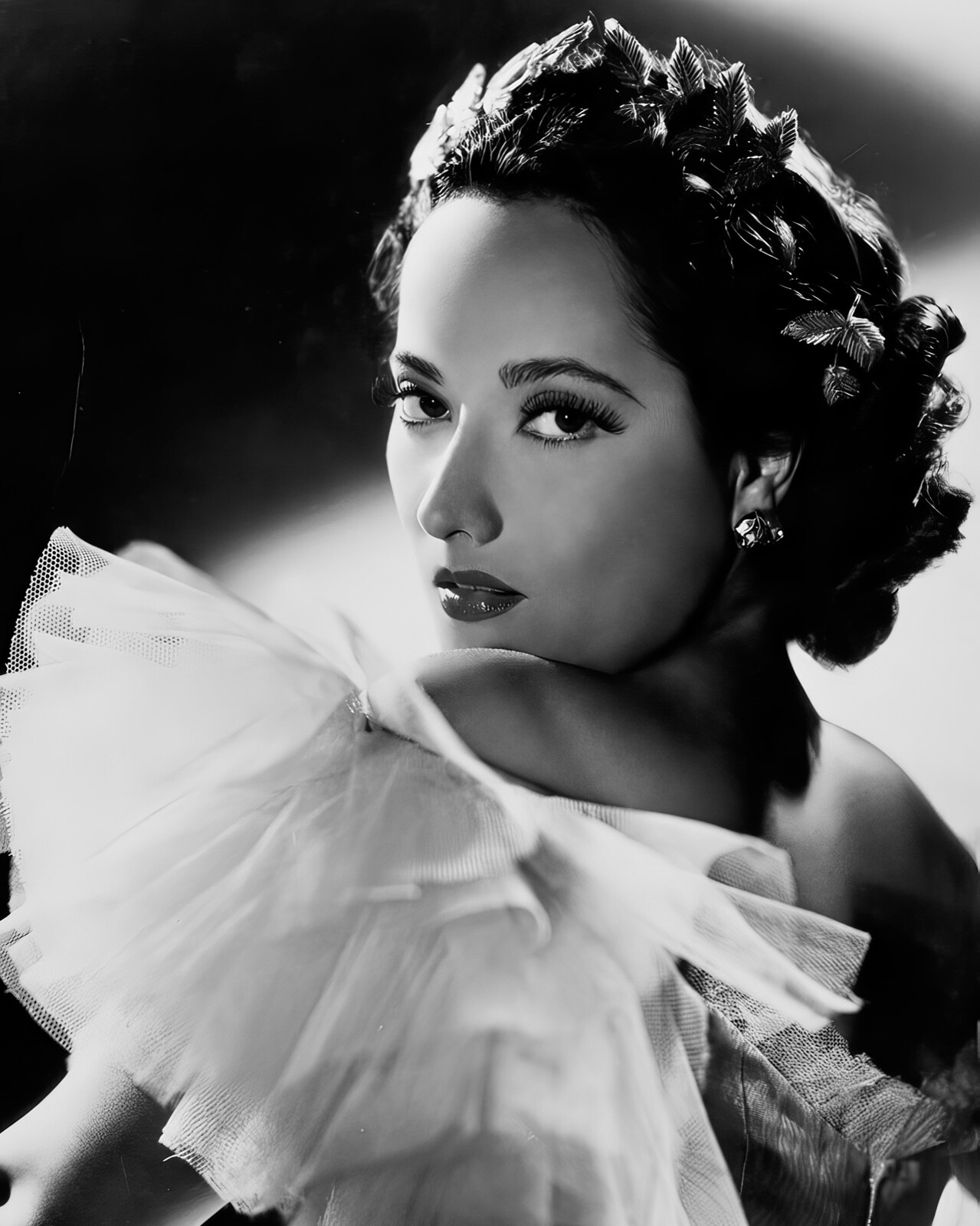 Merle Oberon in “Lydia” studio portrait c. 1940, reprint – multiple sizes: 1327