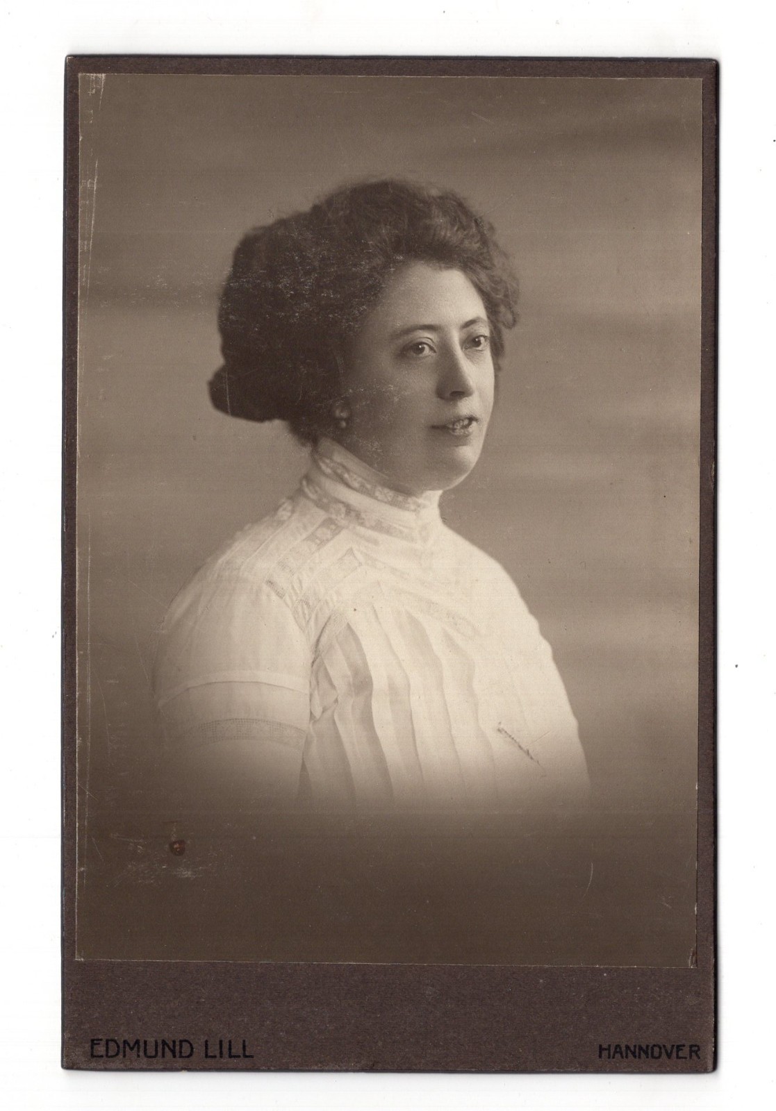 Cab photo lady portrait/fine lady Hanover around 1910