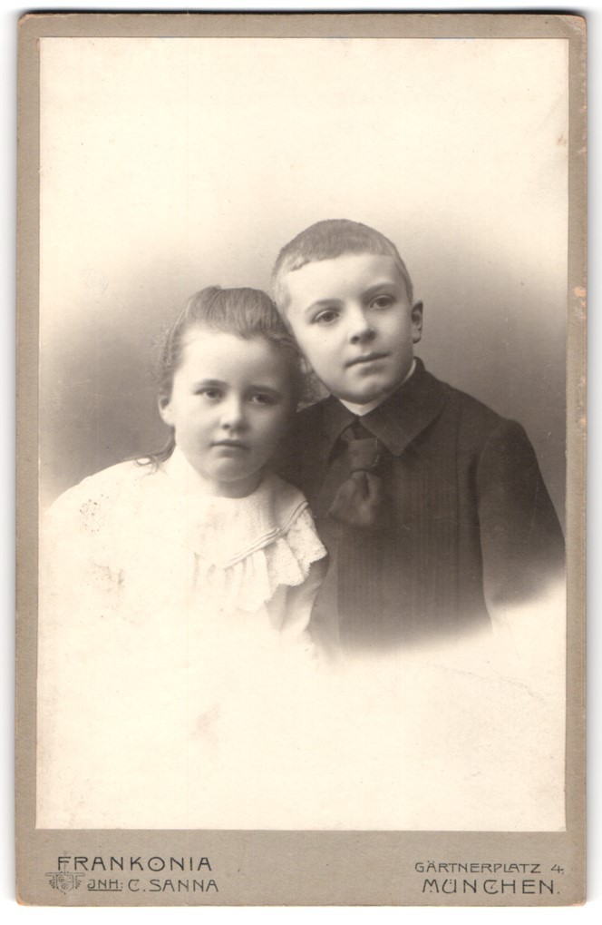 Photograph Frankonia, Munich, Gärtnerplatz 4, Carl and Emilie Gauber 1904