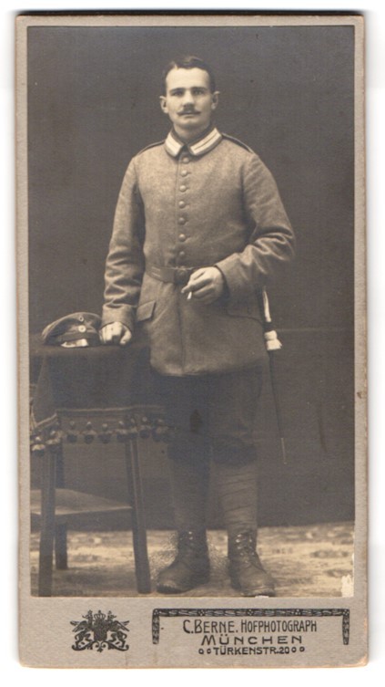 Photograph Carl Berne, Munich, Türkenstr. 20, Guard Soldier in Field Grey Uniform