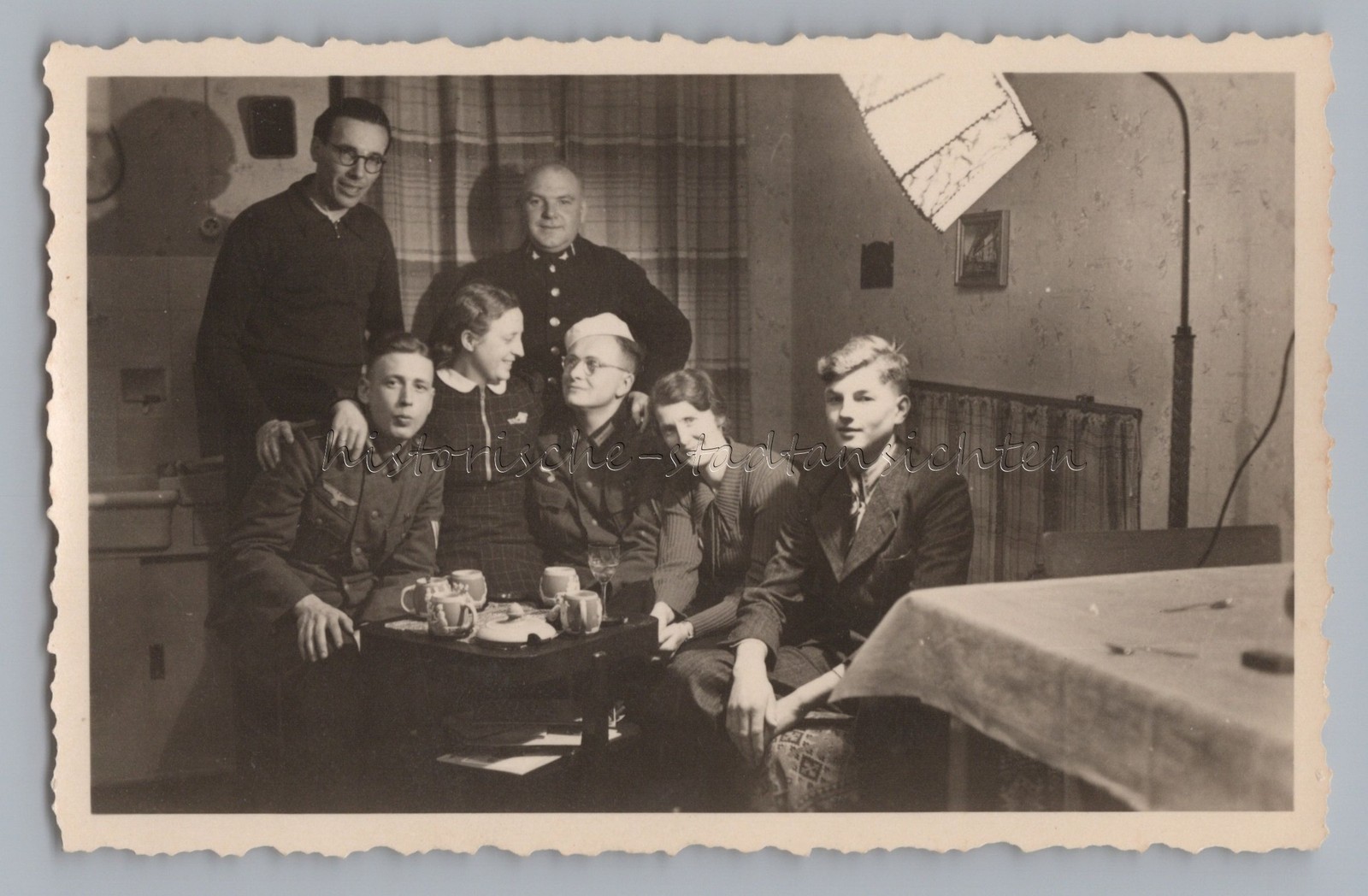 Wehrmacht Soldiers Family Apartment – Vintage Photo 1930s 1940s