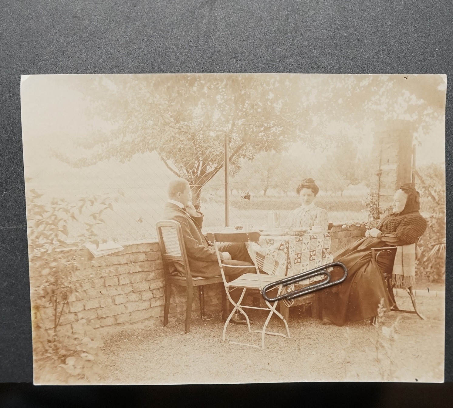 Photo Portrait Family Garden Businessman Crossen Poland Furniture Chair Wall Picture