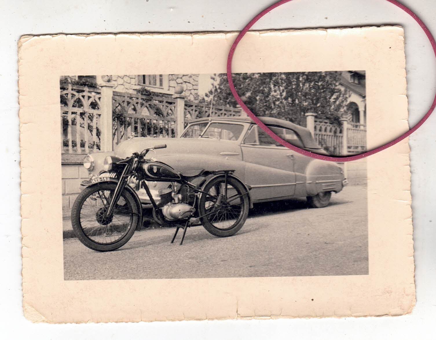 Photo Photo Car Automobiles Old Motorcycle DKW KT 125 Buick Roadmaster 1947