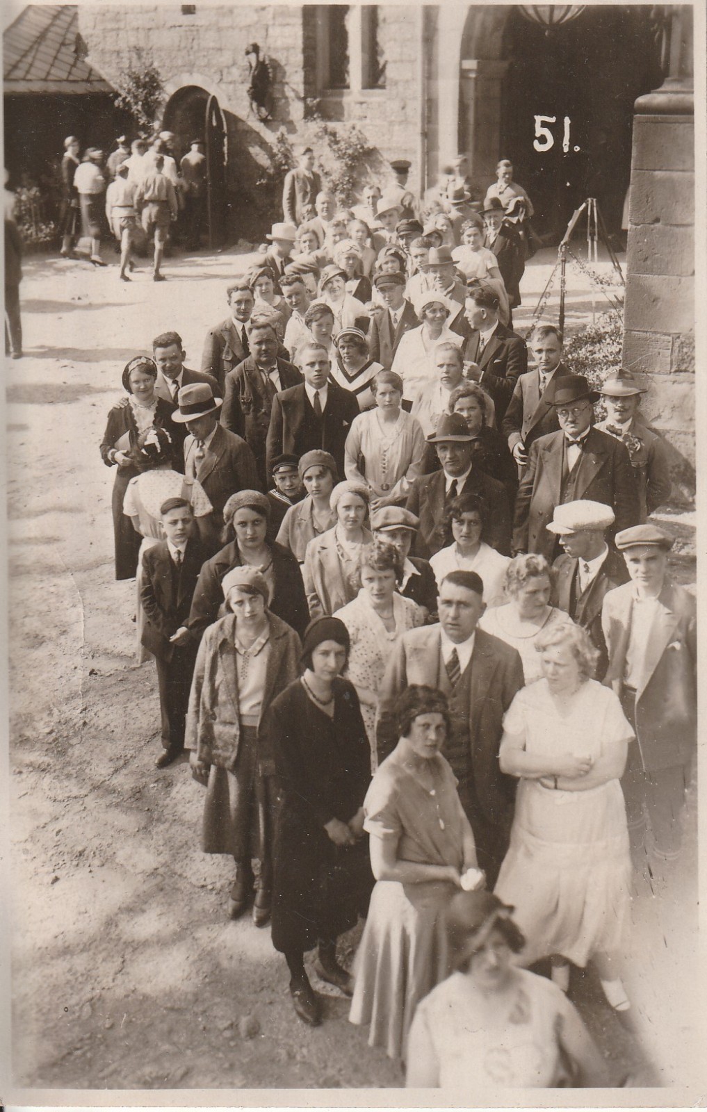 Photo postcard people at the fortress Wartburg Eisenach photo Gewitz 1930s