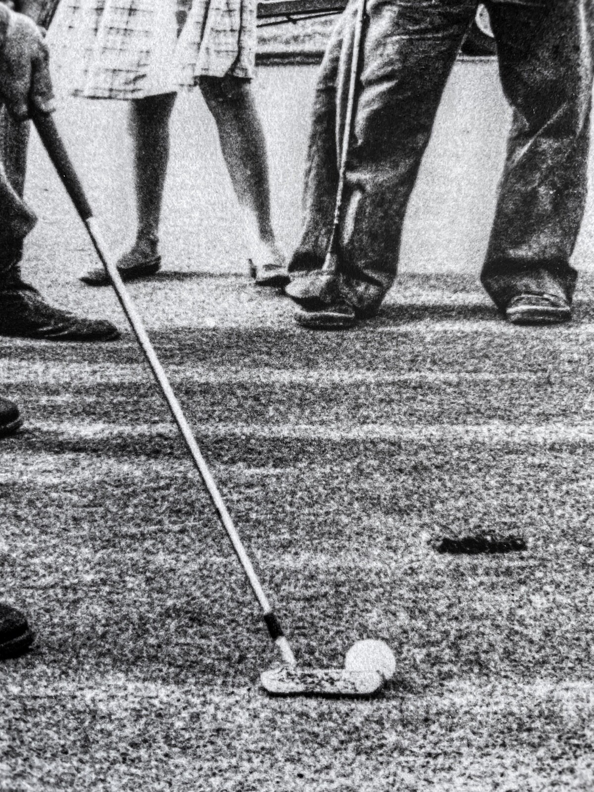 Che Guevara Playing Golf with Fidel Castro – Rare Candid Moment (16×12″)