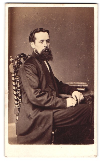Photograph Henry Goodfellow, Clevedon, Man in Suit with Beard CDV /Cabinet Photo