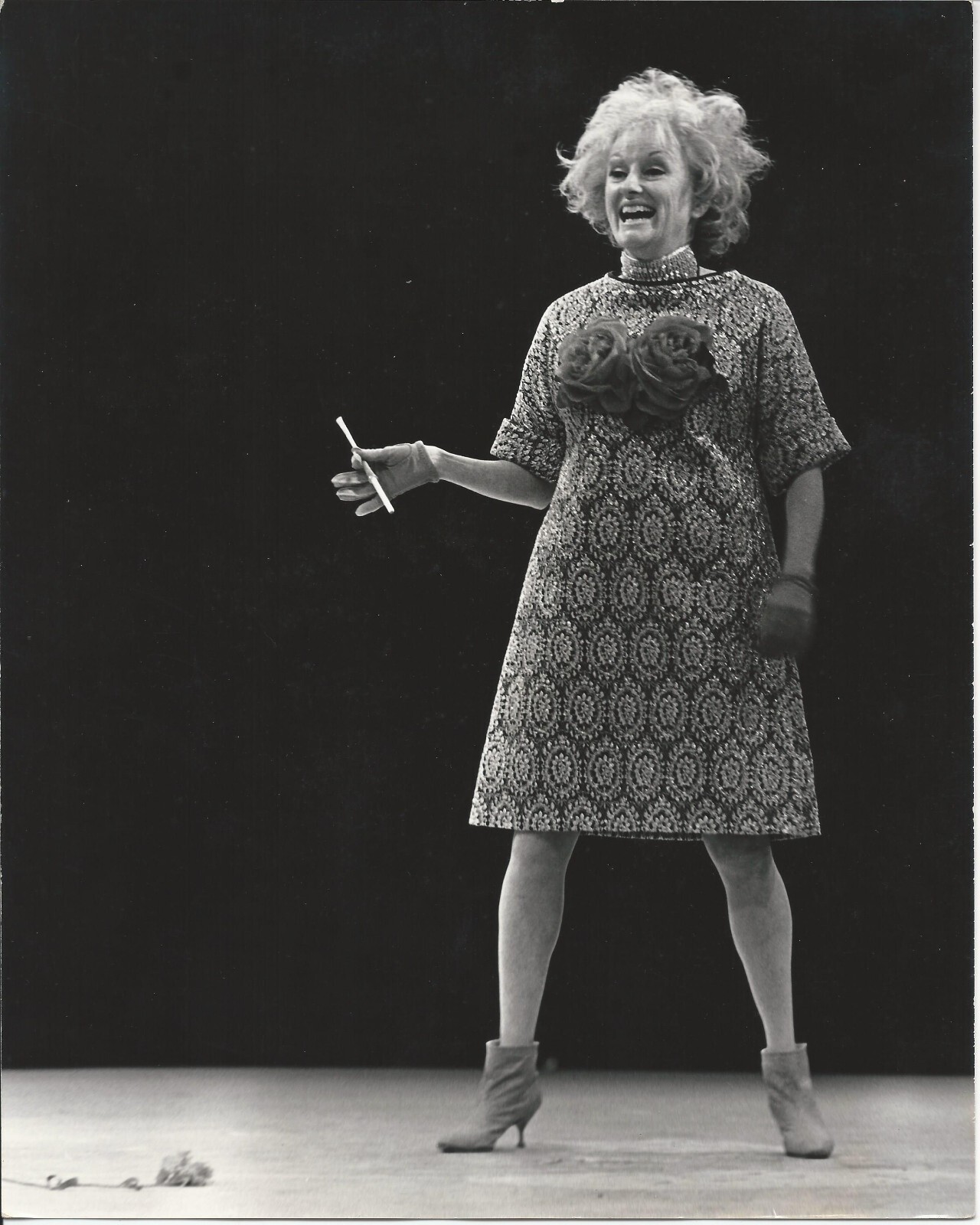 Hendrickson Original Photo B&W PHYLLIS DILLER ONSTAGE Melodyland 1960’s 8 x 10″
