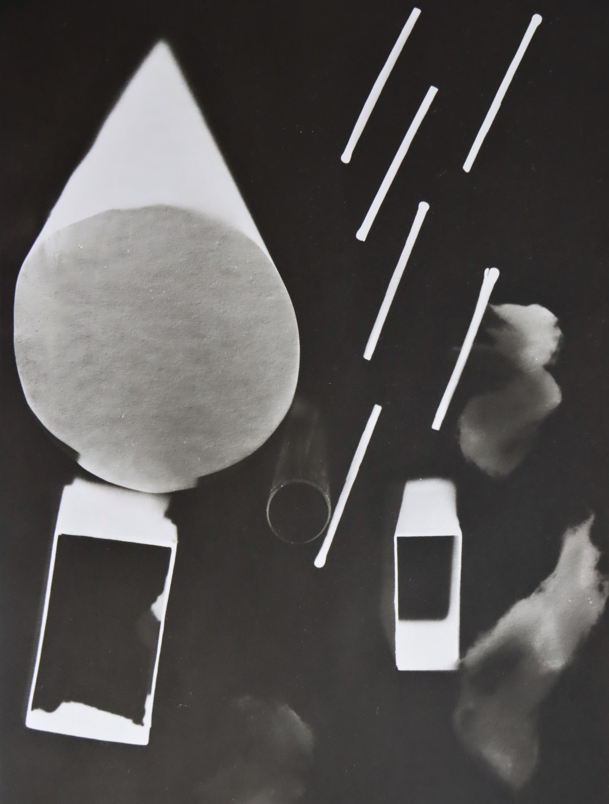Man Ray (1890 – 1976) – Rayograph 1922/1978 – Gelantine Silver Print, Stamped