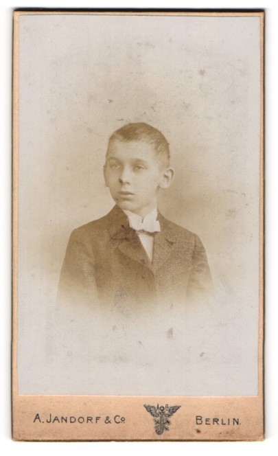 Photograph A. Jandorf & Co., Berlin, portrait boy in suit with bow tie