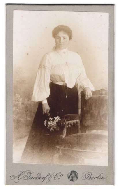 Photograph A. Jandorf, Berlin, Brunnenstr. 19-21, Portrait Brunette Beauty i