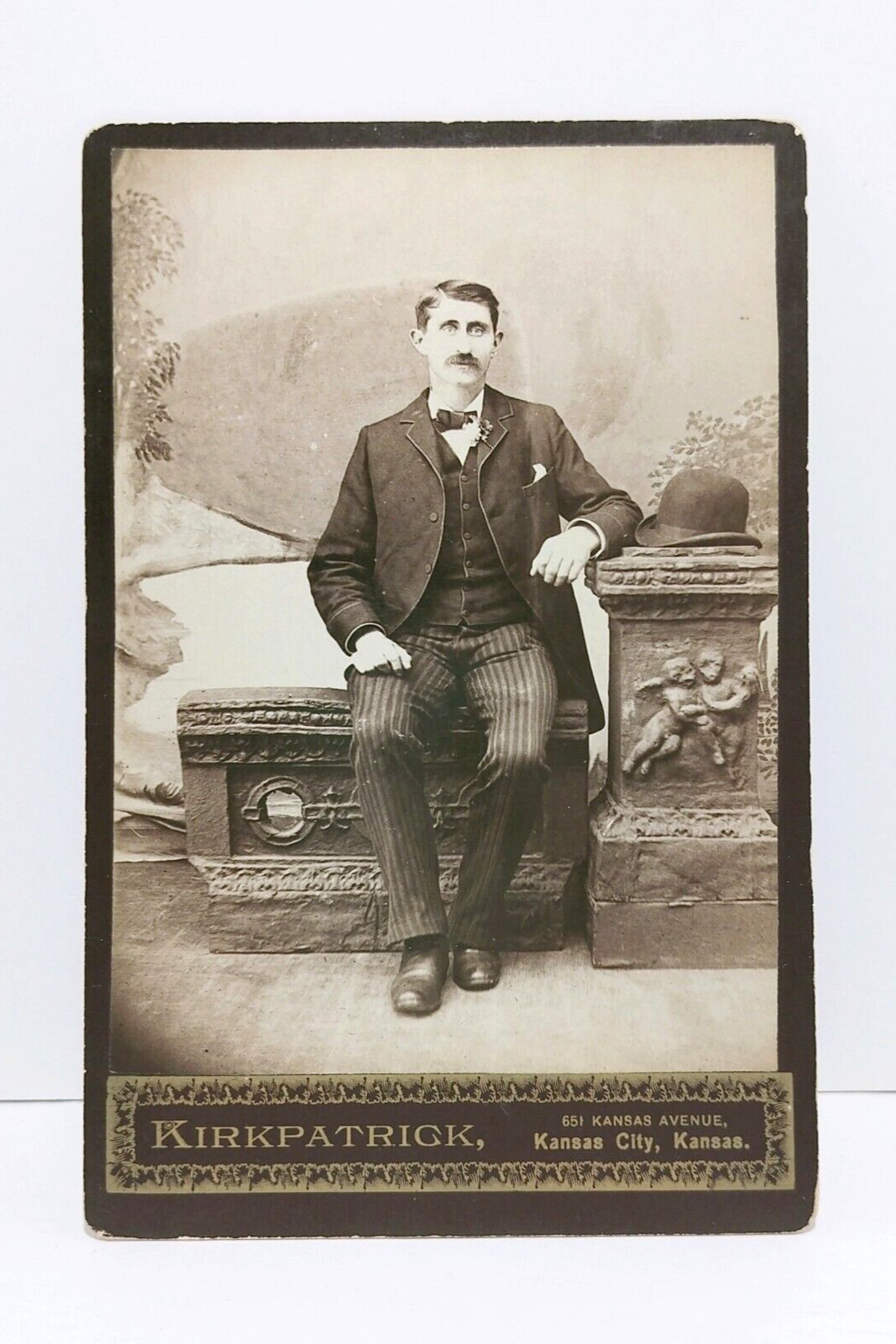 Antique Cabinet Card Nicely Dressed Man Kirkpatrick Studio Kansas City, Kansas