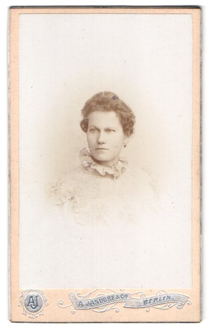 Photograph A. Jandorf & Co., Berlin, Belle-Alliancestr. 1, Portrait Lady in Hel