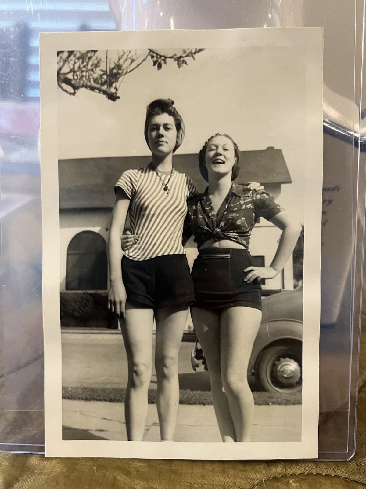 WW2 / 1940s Pretty Young Affectionate Women Photo – Gay / Lesbian Interest – #4