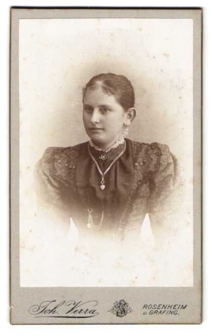 Photograph Joh. Verra, Rosenheim, Frühlingstr. 10, portrait of a young woman mi