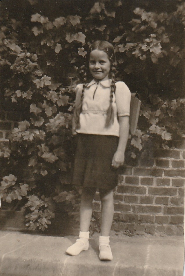 Vintage Photo Girl For Enrollment Snapshot