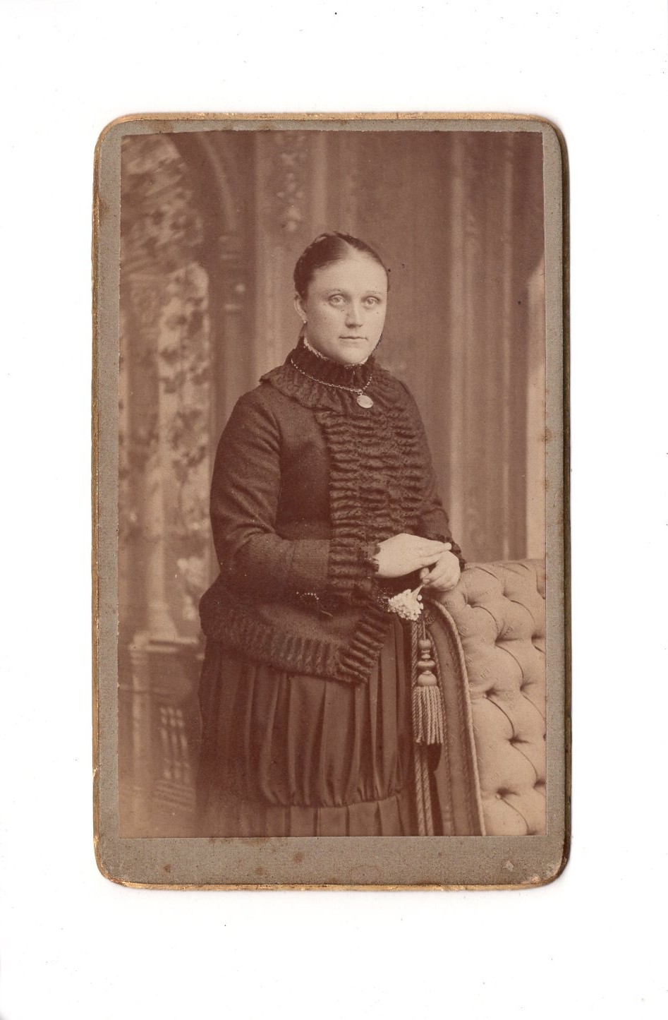 CDV Photo Lady Portrait / Fine Lady – Limbach 1880s