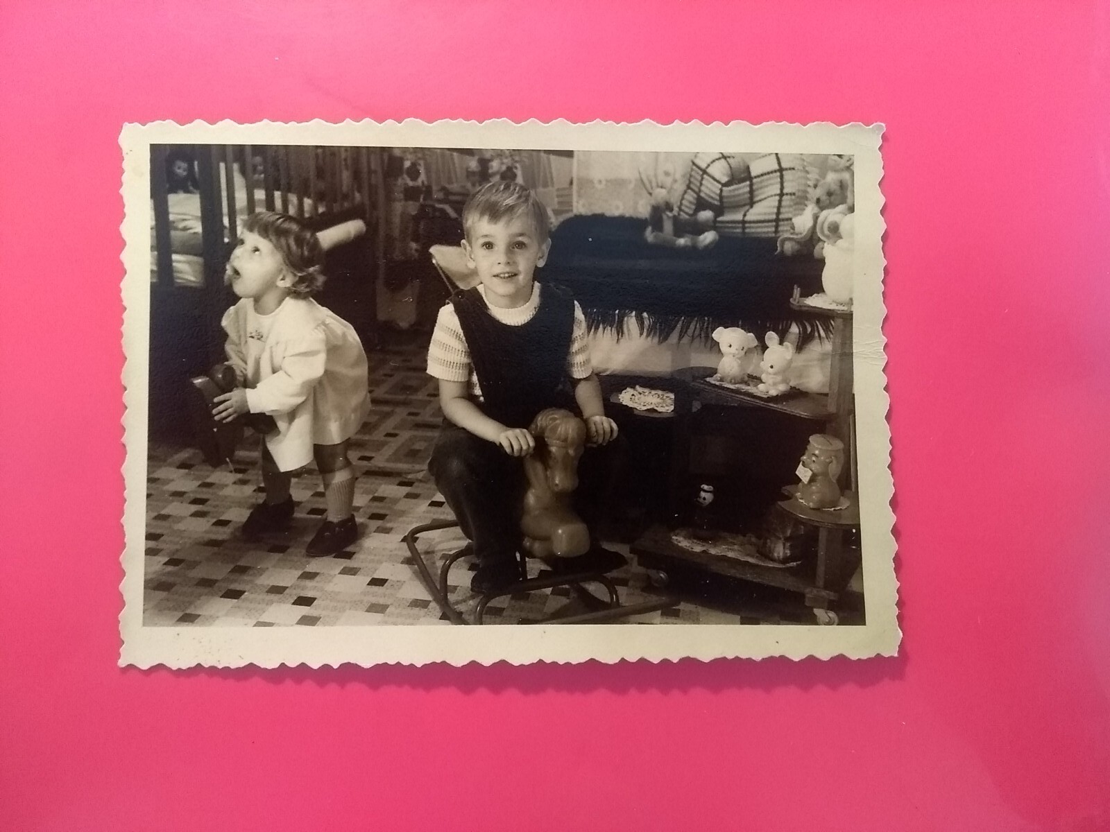 Altes Foto antik Junge Pimpf Mädchen Girl boy Kinderzimmer Spielzeug old Photo