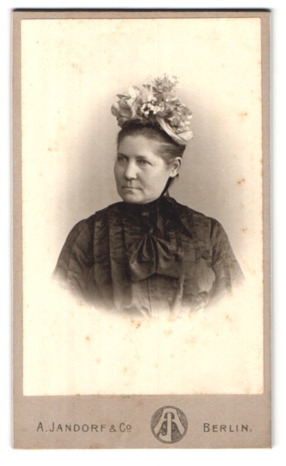 Photograph A. Jandorf & Co., Berlin-C, Spittelmarkt 16-17, portrait bourgeois