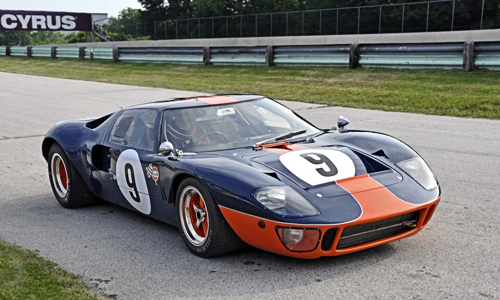 1966 Ford GT40 Le Mans Prototype Vintage Classic GT Race Car Photo (CA-0693)