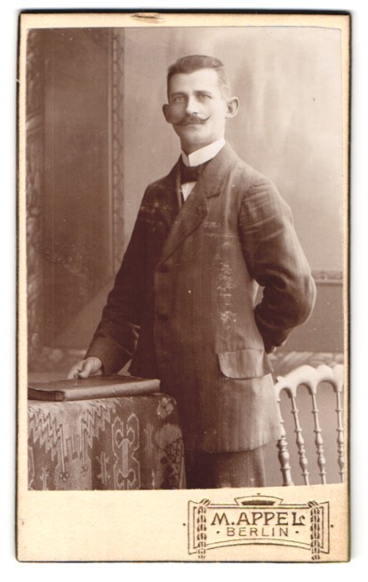Photograph M. Appel, Berlin, portrait of a man with elegant suit