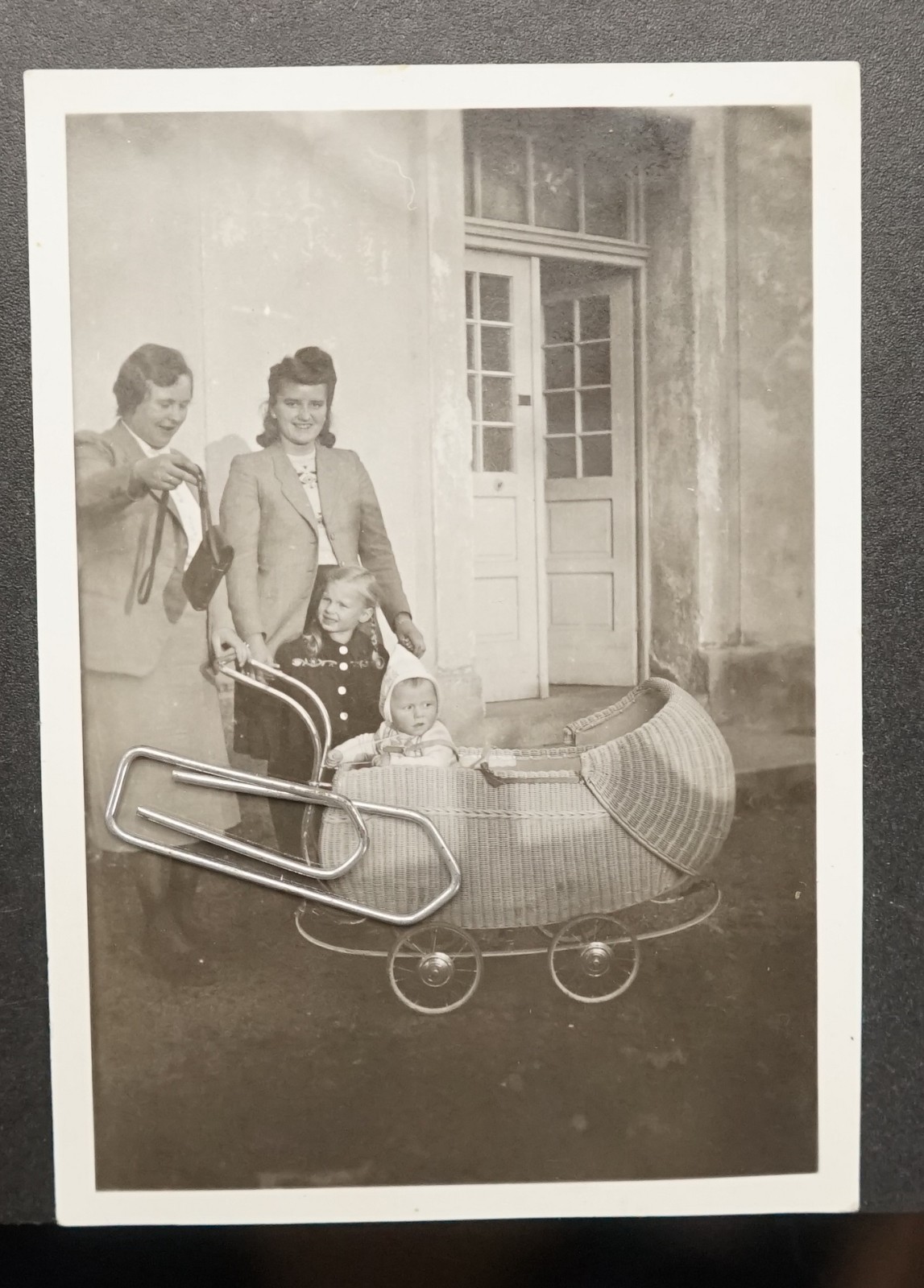 Photo portrait family 1944 Bavarian Eisenstein residential house pram mother woman