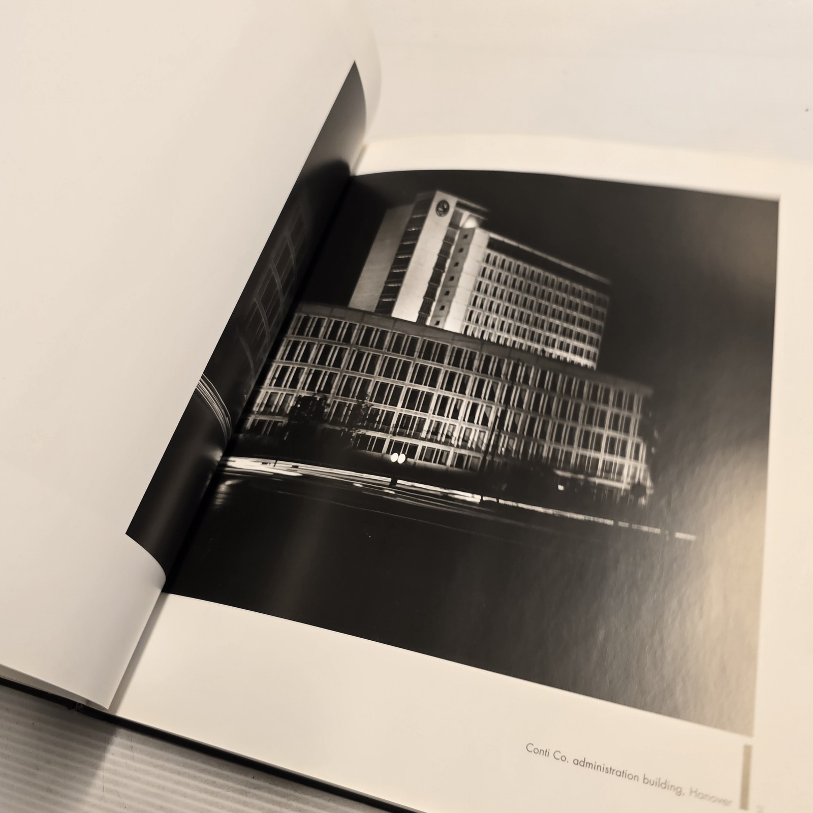 Max Baur Photographs 1925-1960 In The Bauhaus Spirit Edition Stemmle Art Book