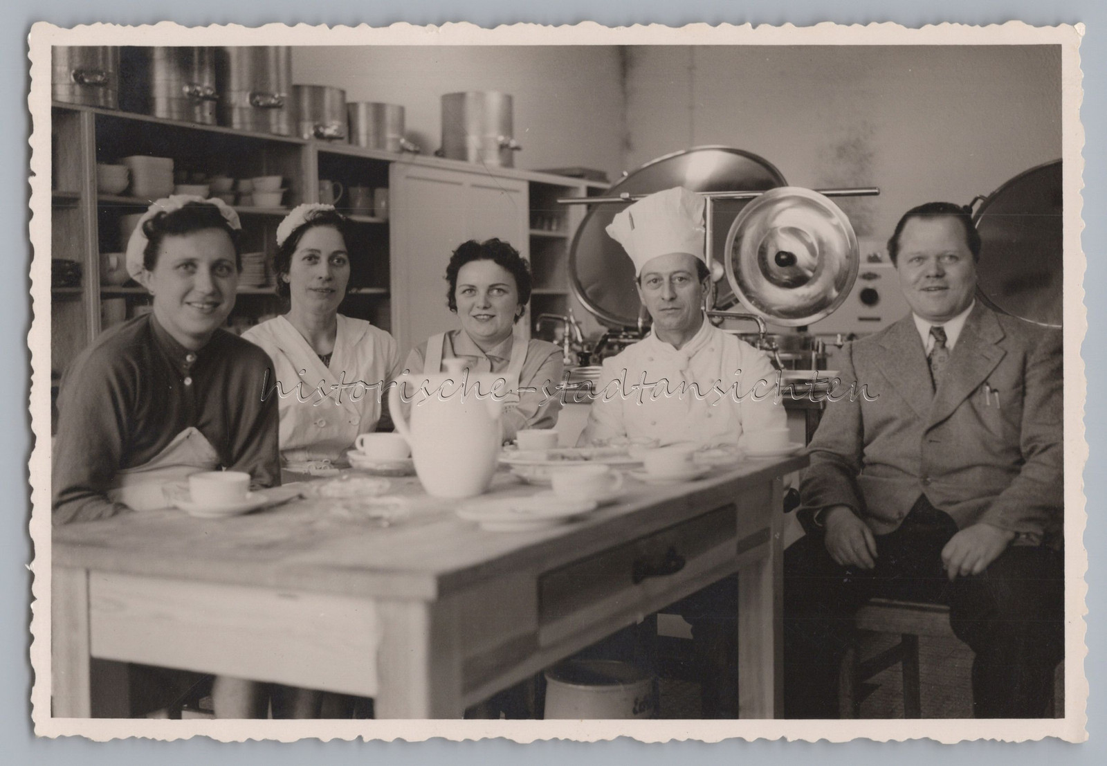 Kitchen Chef Cook – Workforce Over Coffee and Cake – Work Professional Life Photo