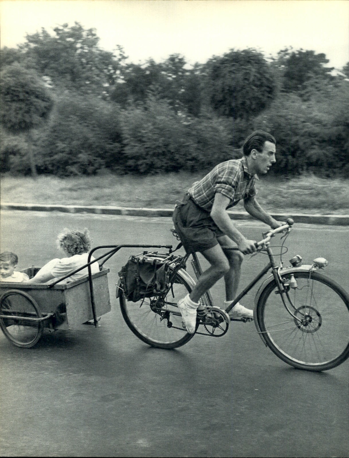 1955 ROBERT DOISNEAU Family Man Bicyclist Trailer Kids Paris Art Photo Gravure