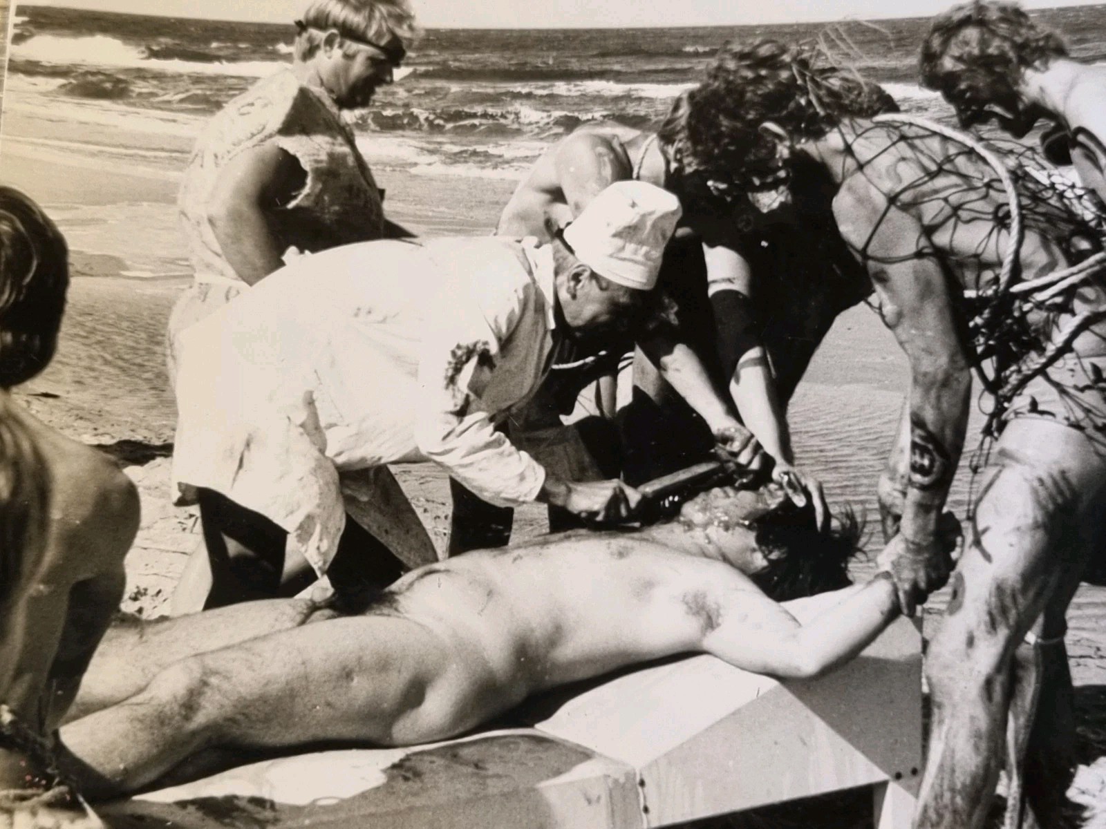 Photo young man nude, beach (3)