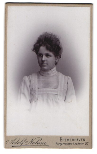 Photography Adolf Nahme, Bremerhaven, Mayor Smidtstr. 27, Portrait of One