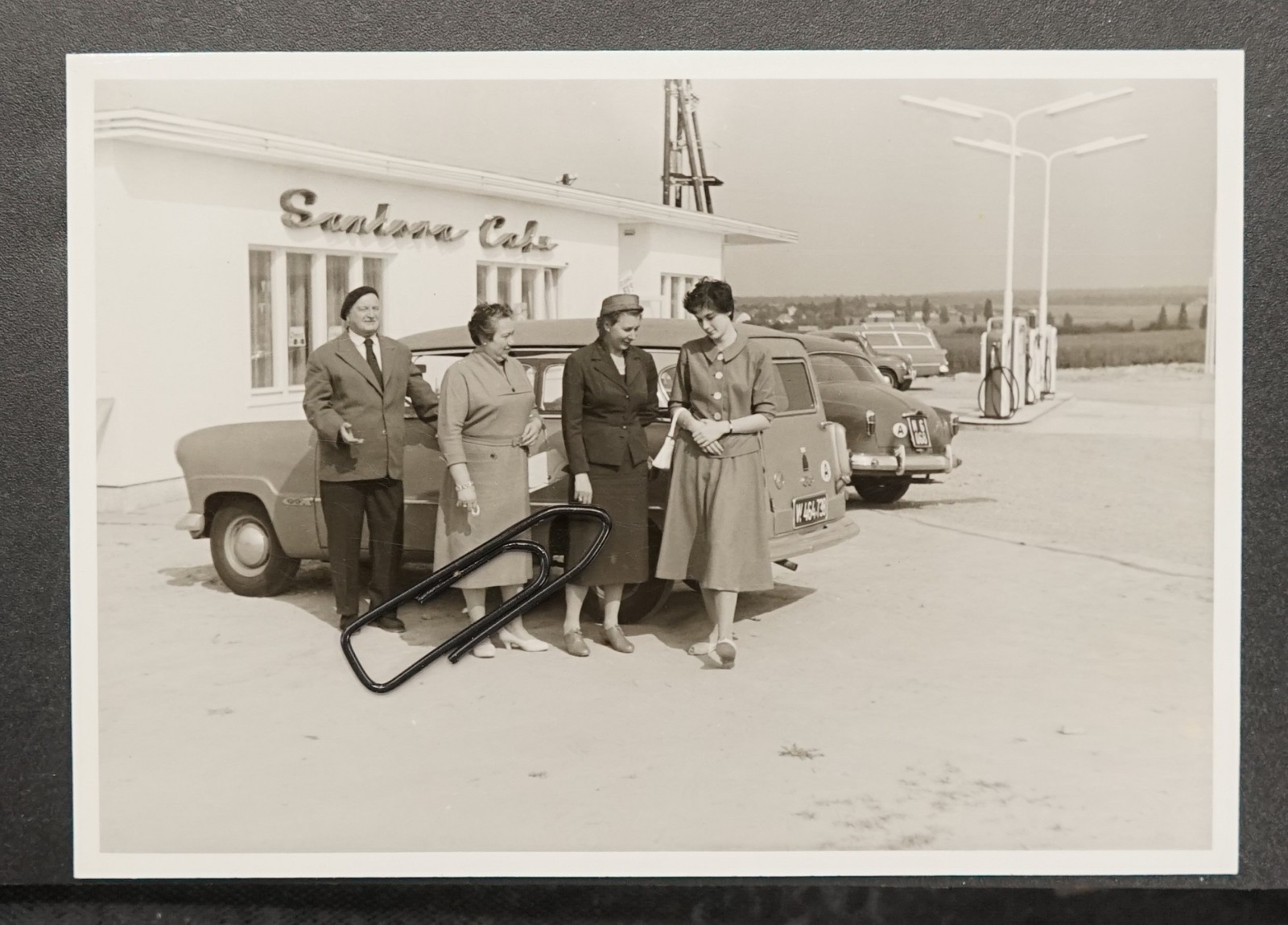 Photo Family Vintage Gas Station Melk Danube Car Cafe Sign Advertising Car Vehicle