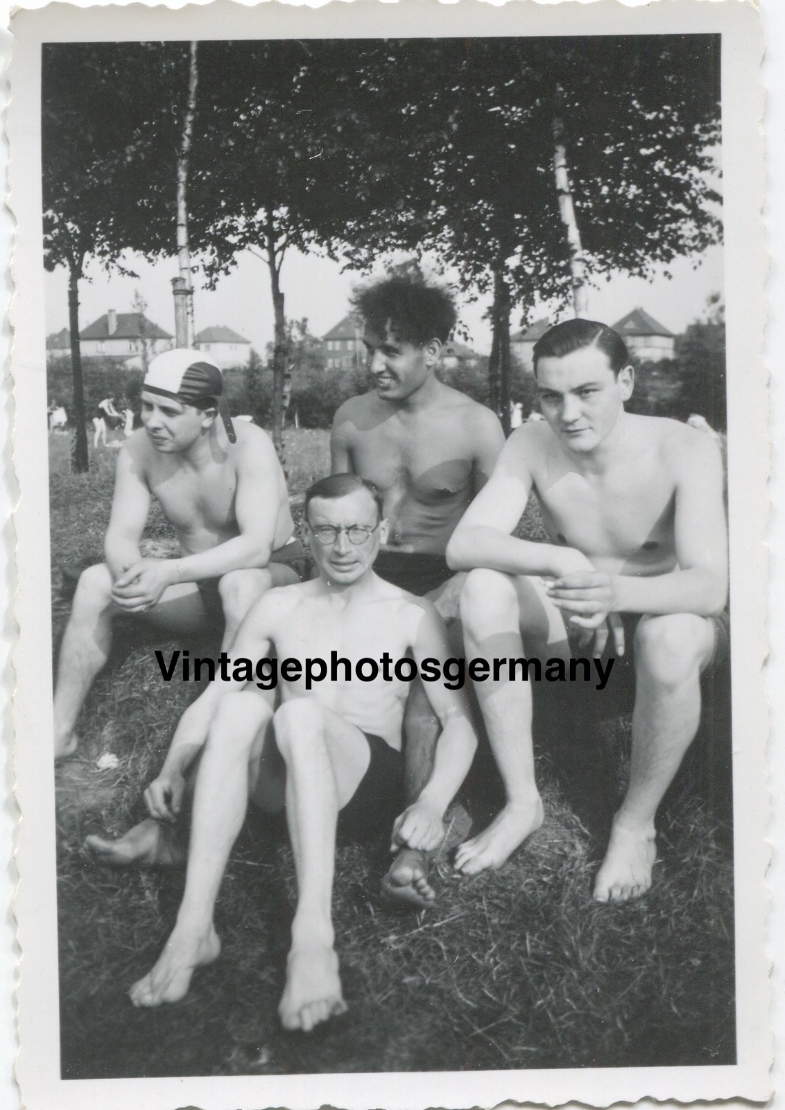 Z3461 Photo 1930s Semi Nude Men Athletes Muscular Gay Interest LGBTQ