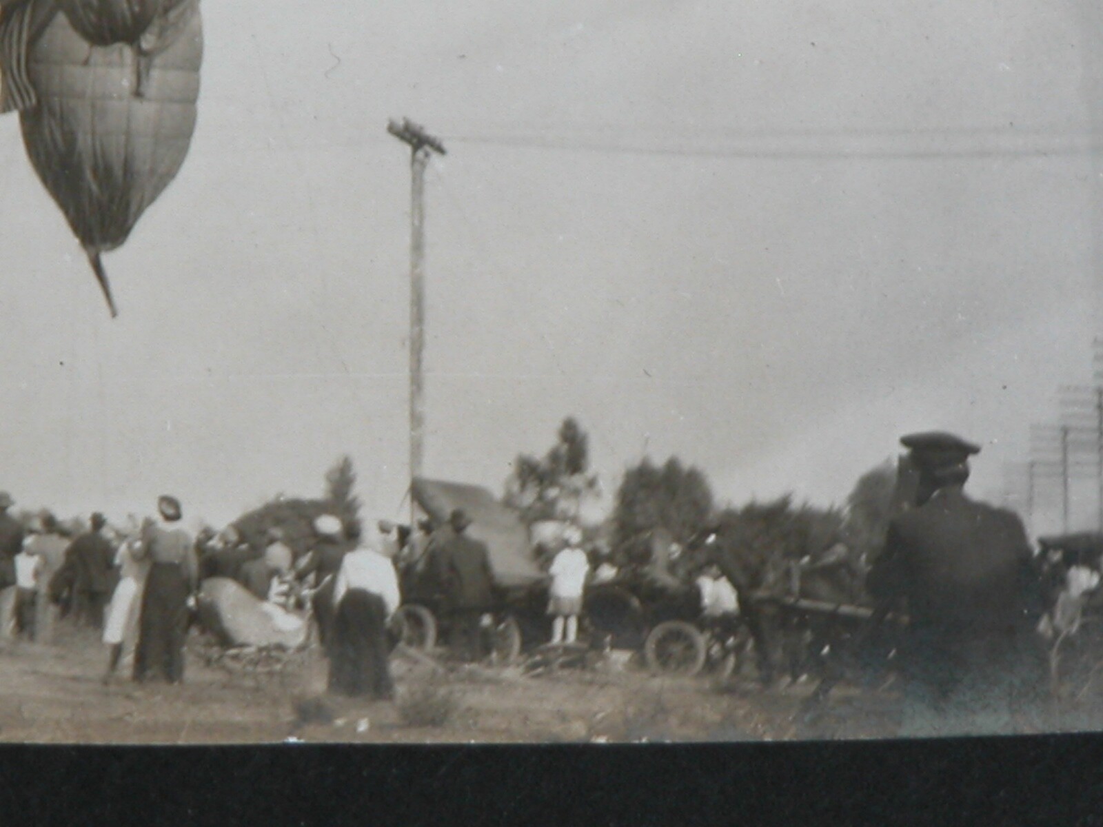 Vtg 1900s 10s HOT AIR BALLOON RIDE B&W Sepia Ballooning Pioneer Photograph Crowd
