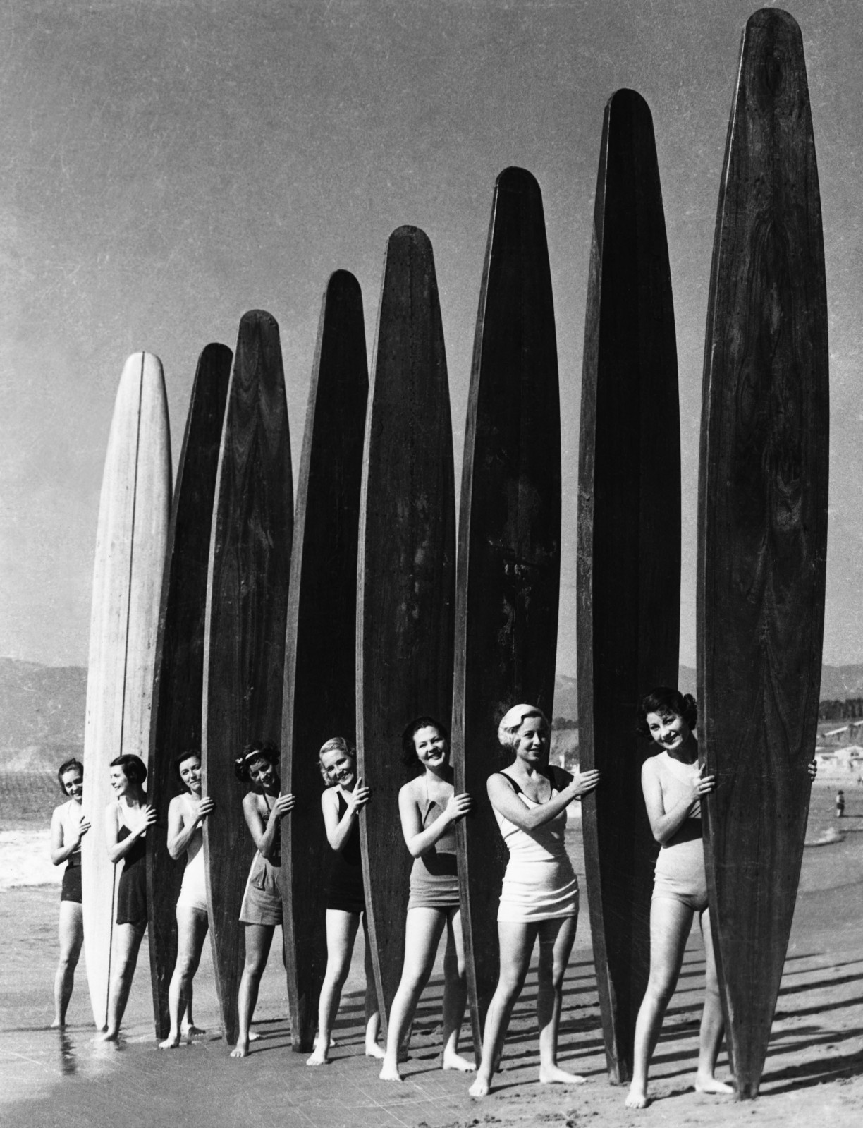 Surf girls Vintage Art Print Poster Glass Frame Black White Surfing Boards