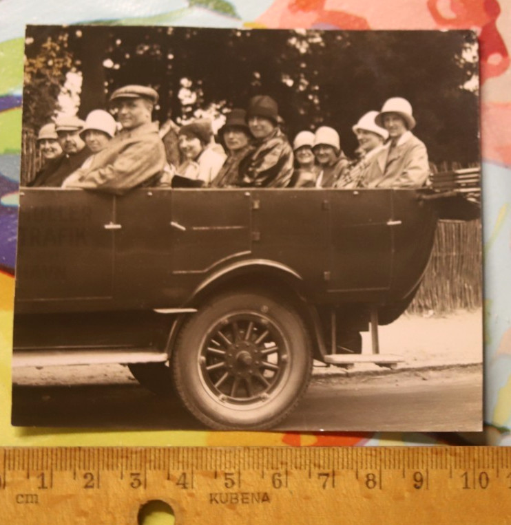 Photo bus omnibus bus Bremerhaven women woman 1928 travel vintage AR