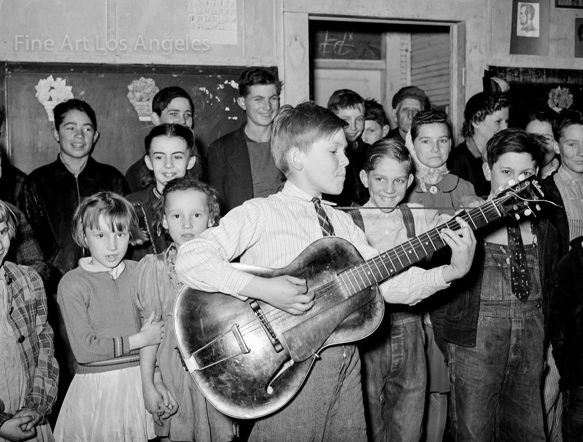 Russell Lee Photo, “Boy Playing and Singing, Oklahoma” 1940
